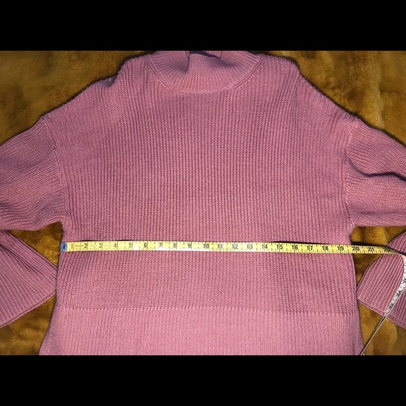 H&M • Pink Sweater - Picture 9 of 9